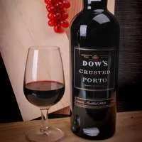 Port - o descriere cu fotografii de vin și speciile sale; rău și beneficiile băuturii