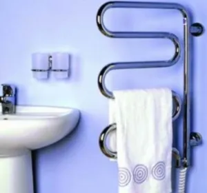 Pas cu pas instalarea de prosop cald în baie cu mâinile lor (set de prosoape calde în video de baie) Pas cu pas instalarea de prosop cald în baie cu mâinile lor