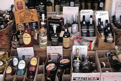 Port de vin - vinuri de struguri - vin - Biblioteca - ferma familiei