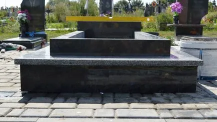 Pas cu pas instalarea monumentului pe mormântul de la sol (foto-guide)