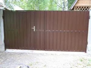 Alegerea corectă sau construirea de poarta de metal, inclusiv în interiorul prețul la poarta lucrărilor și