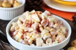 Salata - ananas cu pui - delicioase clasice (straturi) reteta cu ciuperci si branza