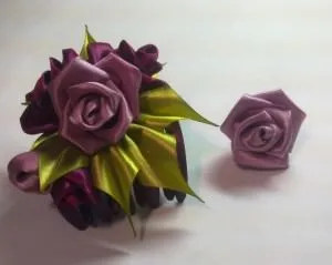 Rose de panglici de satin în tehnologia kanzashi (foto și video)