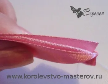 Rose de panglica de satin