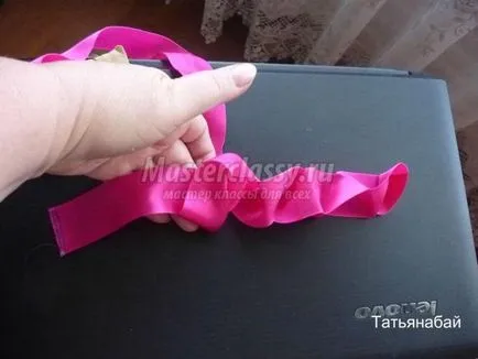 Rose de panglica de satin timp de cinci minute
