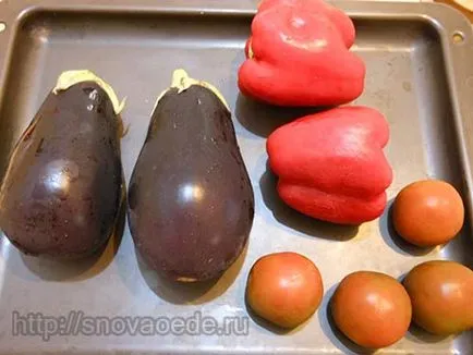 Salata de vinete prăjite, ardei și tomate (salată) Salata de vinete prăjite, ardei și roșii