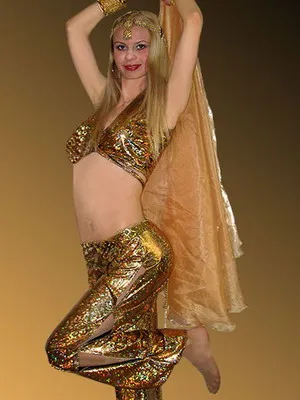 Cele mai frumoase costume pentru dans oriental, tinutele pentru fotografie dans din buric