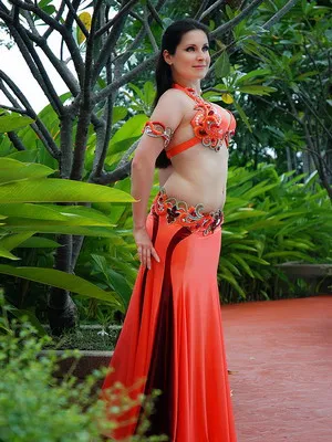 Cele mai frumoase costume pentru dans oriental, tinutele pentru fotografie dans din buric