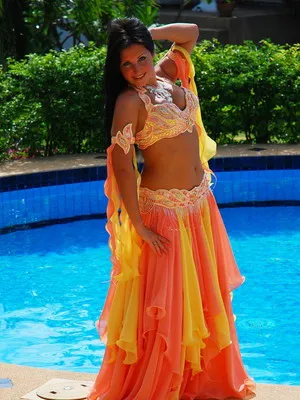 Cele mai frumoase costume pentru dans oriental, tinutele pentru fotografie dans din buric
