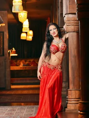 Cele mai frumoase costume pentru dans oriental, tinutele pentru fotografie dans din buric