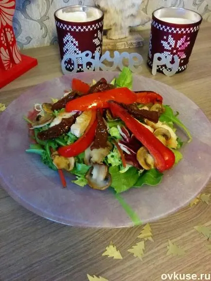 Salata cu stropi de pui și roșii uscate vară - rețete simple (de pui) Salata cu stropi de pui și roșii uscate de vară - rețete simple,