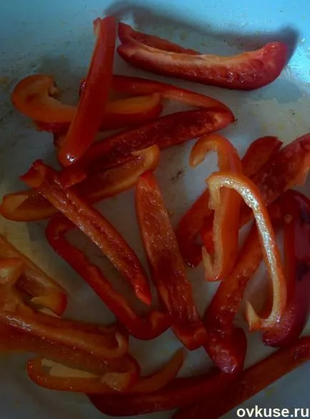 Salata cu stropi de pui și roșii uscate vară - rețete simple (de pui) Salata cu stropi de pui și roșii uscate de vară - rețete simple,