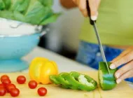 Cât de multe calorii sunt într-un pui fiert, prăjit, fierte, fierte, la gratar (prăjit) Cât de multe calorii sunt într-un pui fiert, prăjit, fierte, fierte, la gratar