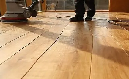 Șlefuirea pardoseli din lemn, instrucțiuni de instalare video cu mâinile, ceea ce instrument este necesar, și fotografiile lor