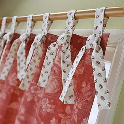 Perdele la bucatarie cu un design de știri sale mâini, fotografii, mostre de reziduuri tesatura perdele (lor) Perdele la bucatarie cu un design mâinile sale de știri, fotografii, mostre de perdele din resturi textile,