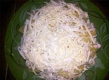 Salata de pui cu strat de ananas și ciuperci (ananas) Salata de pui cu strat de ananas și ciuperci