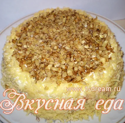 salata strat de pui, ciuperci și ananas (salată) salata Layered cu pui, ananas și ciuperci