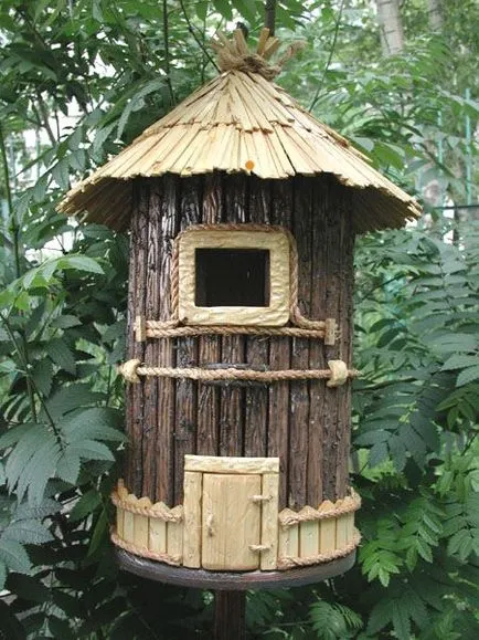 Birdhouse cu mâinile lor desene, materiale, instalații și decorațiuni
