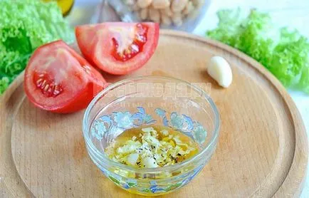 Salata cu fasole și roșii