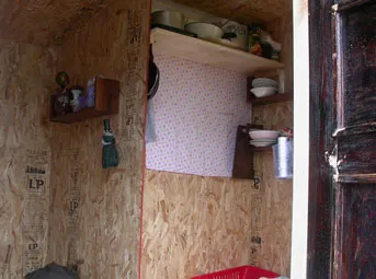 Noi construim propria experienta de a construi o casa de vară, timp de 10 zile