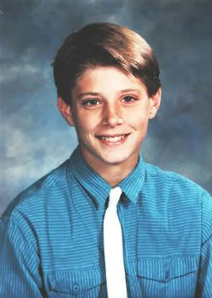 tinuta si coafura Jensen Ackles (Jensen Ackles) într-o fotografie tinuta si coafura Jensen Ackles (Jensen Ackles) într-o fotografie