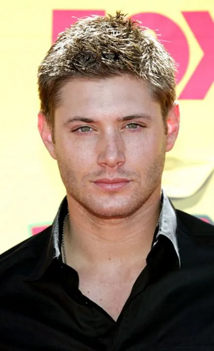 tinuta si coafura Jensen Ackles (Jensen Ackles), în fotografie (Ackles) tinuta si coafura Jensen Ackles (Jensen Ackles) într-o fotografie