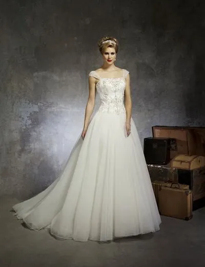Rochie de nunta pe tipul de figura 20 sfaturi pentru alegerea potrivită