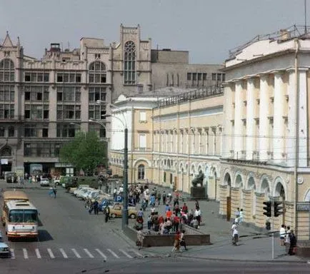Teatru (teatru), Krugosvet enciclopedie