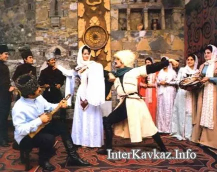 traditie de nunta Caucazian - bun venit Caucaz (o femeie) traditii de nunta caucazieni - Caucaz ospitalier