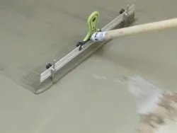 De stabilire gresie pe podea, cu mâinile lor video de instruire