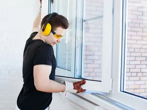 Instalare de ferestre din plastic ale secvenței de lucru, în special instalarea și prețul instalației