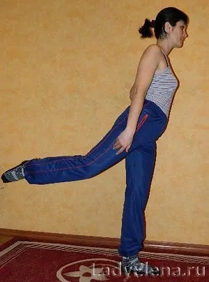 Exerciții de stretching pe coardă - Foto & Video (stai jos picioarele drepte) Exerciții de stretching pe coardă - fotografie și video