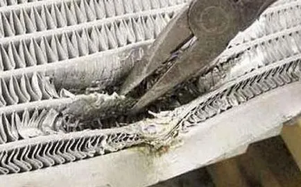 Rezolvarea problemelor de scurgere a radiatorului auto, detectarea scurgerilor
