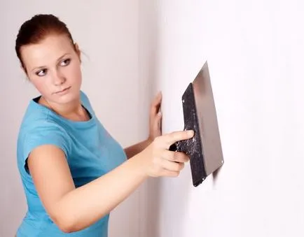 tencuiala de perete Alinierea cu o spatulă cu mâinile foto și video de instruire (alinierea pereților) Nivelarea pereți de rigips cu o spatulă cu mâinile foto și video de instruire