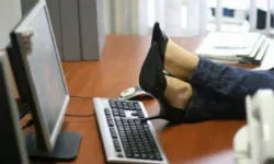 Cum se calculează salariul de salarizare