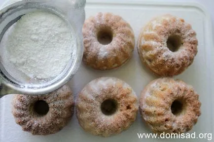 prajiturele delicioase în cutii cu stafide - o reteta simpla, cu o fotografie