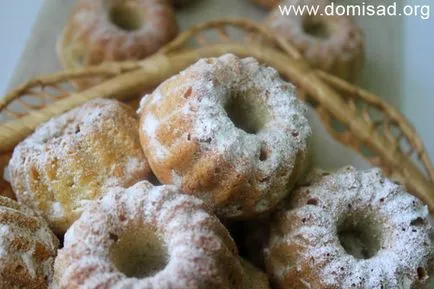 prajiturele delicioase în cutii cu stafide - o reteta simpla, cu o fotografie