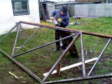 Porți din profmateriale cu propriile sale mâini - instrucțiuni de montaj! (Poarta foi sale trapezoidal) Porți din profmateriale cu propriile sale mâini - instrucțiuni de montaj!