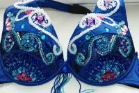 Costum oriental cu propriile lor mâini