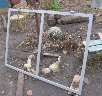 Poarta de carton ondulat cu mâinile sale desene, diagrame, instrucțiuni