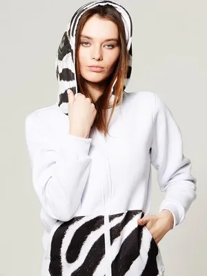 Hanorace 2017 fotografii hoodies de moda pentru femei si ce sa poarte hanorac lungi (de sex feminin) Hanorace 2017 fotografii hoodies de moda pentru femei si ce sa poarte hanorace lungi
