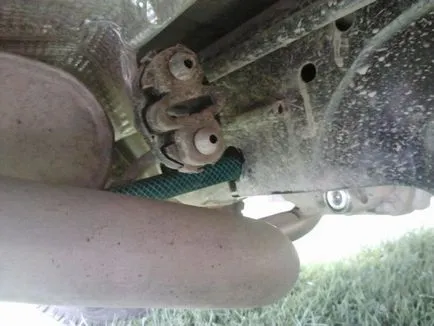 Schimbarea uleiului din cutia de viteze si razdatke Renault Duster