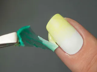 Manichiura de alimentare cu lichid, cu mâinile lor de luare instrument care poate proteja pielea din jurul unghiilor (lor) Manichiura de alimentare cu lichid, cu instrumentul lor mâini care va putea proteja pielea din jurul unghiilor