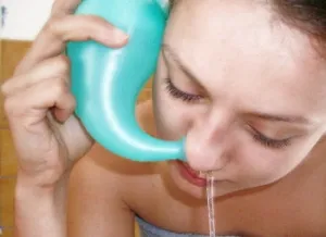 Cum să vă spălați nas cu soluție salină Cum să vă spălați nas cu soluție salină