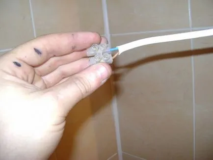 Cum se instalează un candelabru