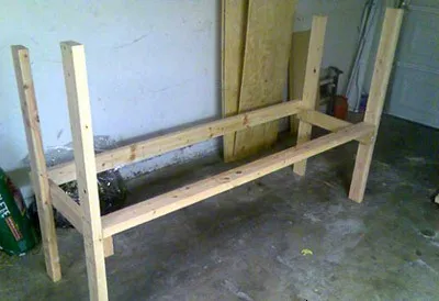 hutches de iepure cu desenul lor mâini