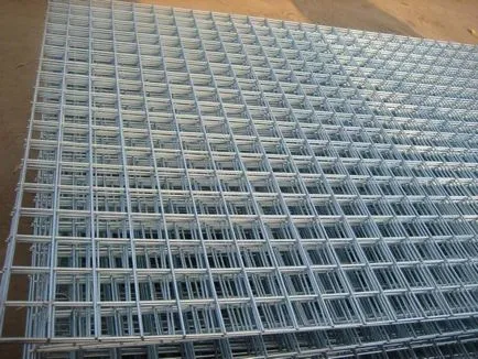 hutches de iepure cu desenul lor mâini