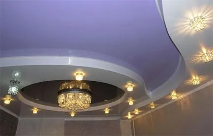 Plafoane întinse sau agățat