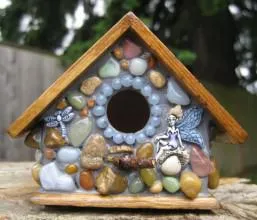 Birdhouse cu desenul lor mâini