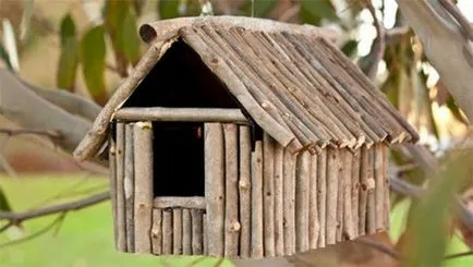 Cum sa faci o Birdhouse dintr-un copac Cum sa faci o Birdhouse dintr-un copac